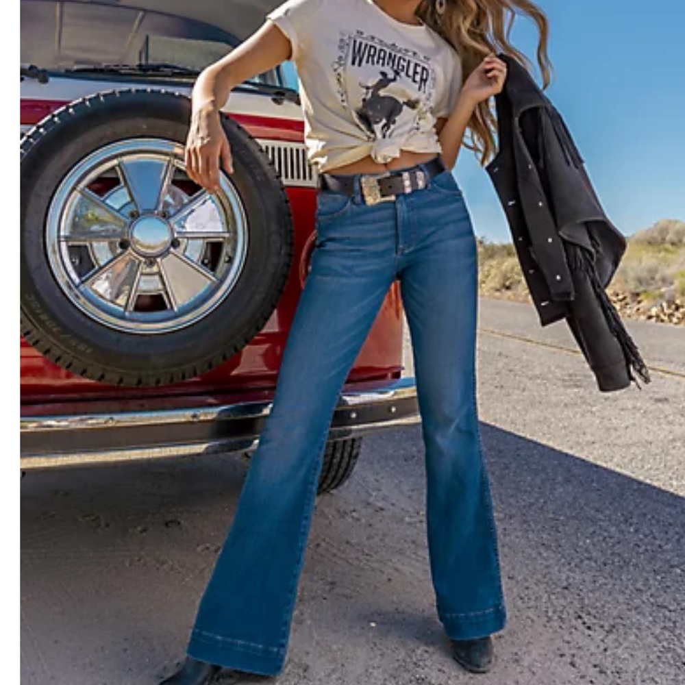 Brand new wrangler flare jeans w/ tags